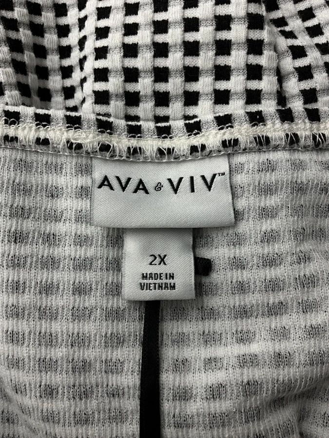 Ava & Viv 
