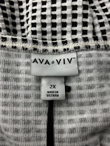 Ava & Viv 
