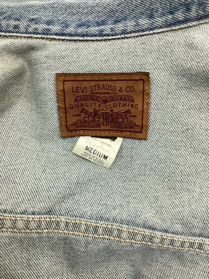 Levi's