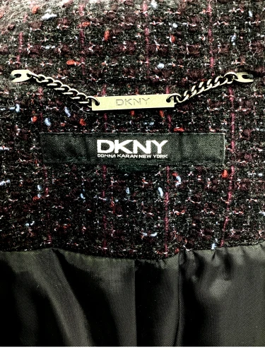 DKNY