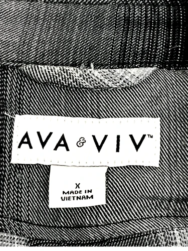 Ava & Viv 