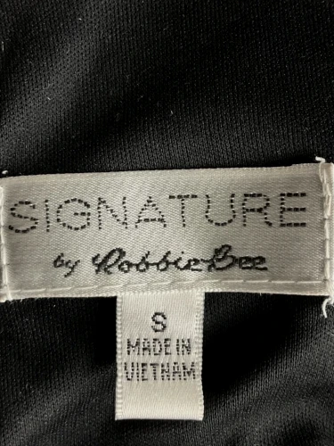 Signature by Robbie Bee