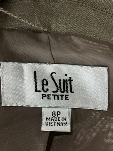 Le Suit