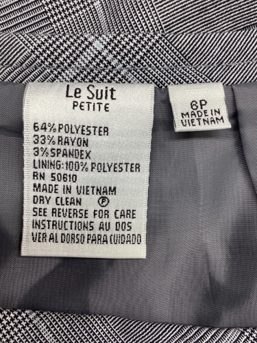Le Suit