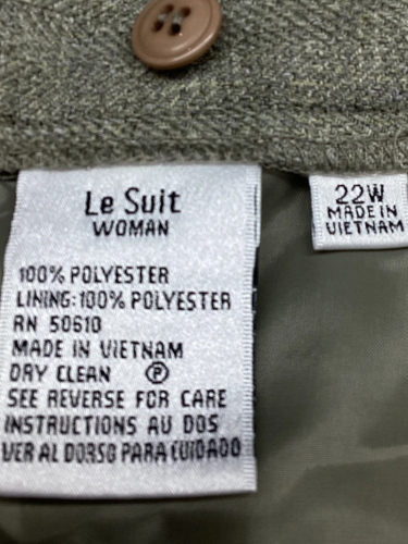 Le Suit