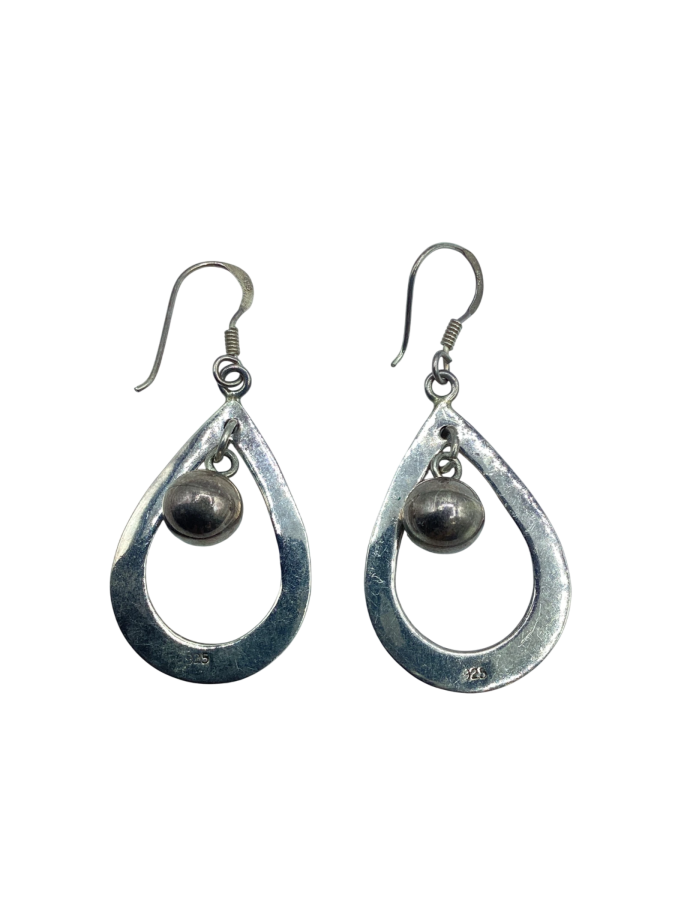 Silver dangling earrings