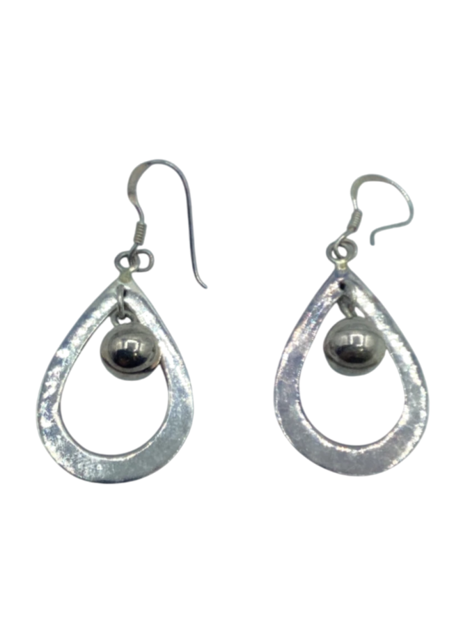 Silver dangling earrings