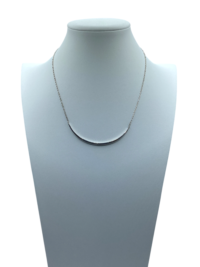 Delicate pendant necklace