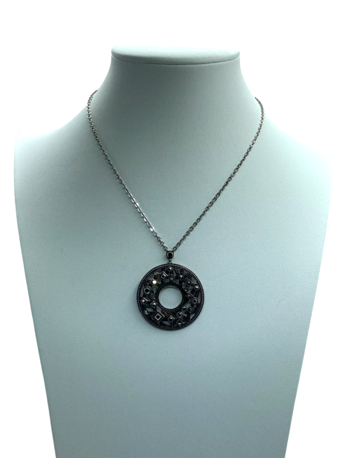 Circular shaped pendant