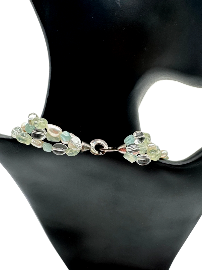Adorned pearls necklace