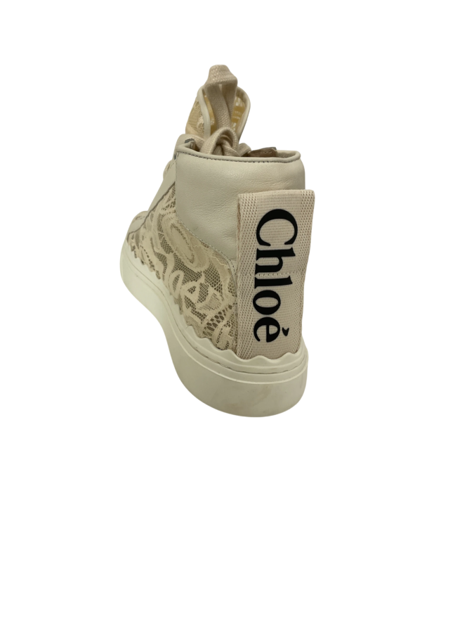 Chloé