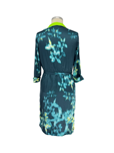 T Tahari