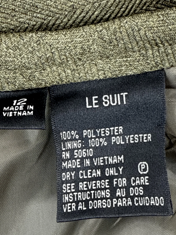 Le Suit