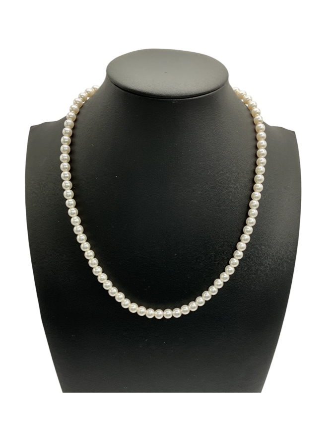 White Pearl Necklace