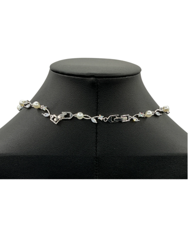 Dainty leaf necklace