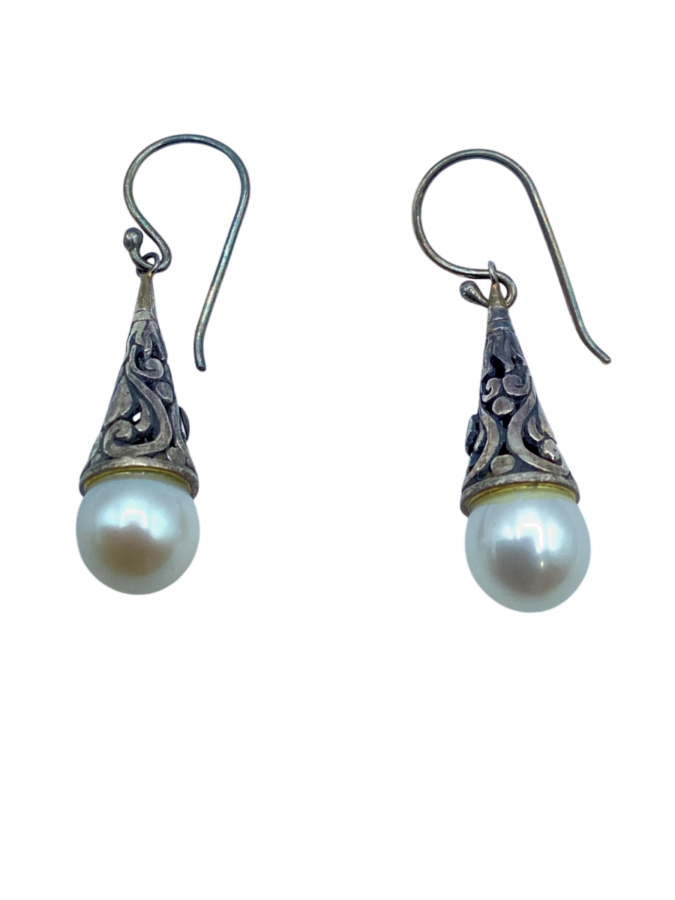 Annika hanging earrings