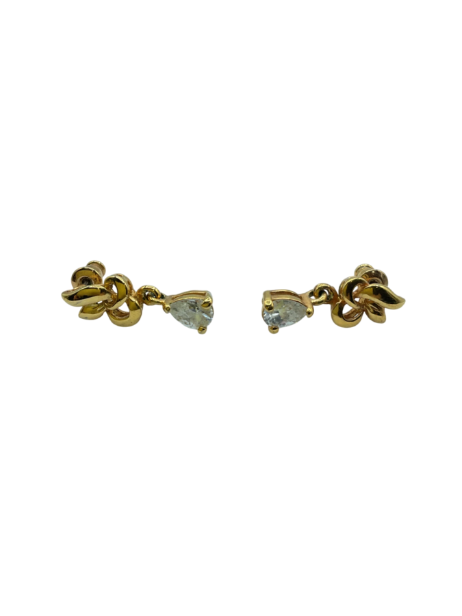 Gold Earrings with Pear-Shaped Diamond Drops