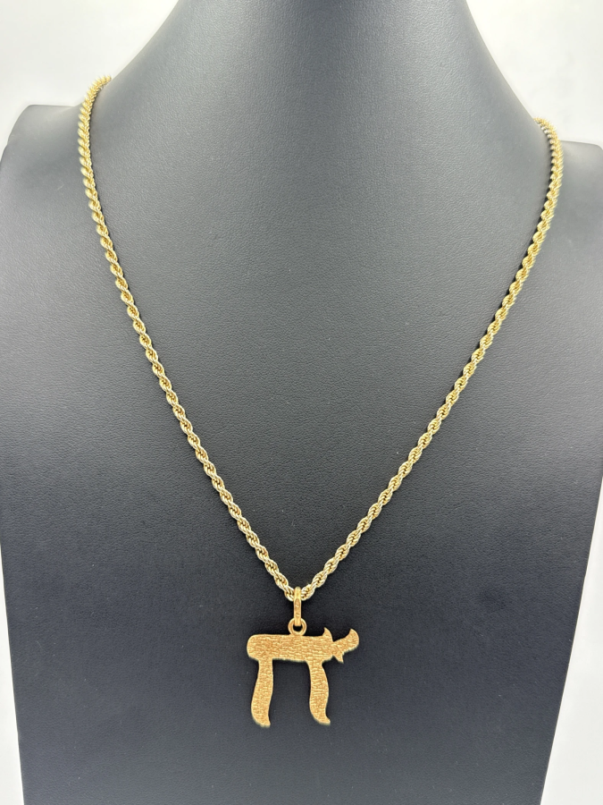 Yellow Gold Rope Chain Necklace with Clover Pendant