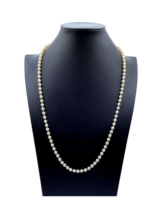 Vintage pearl necklace