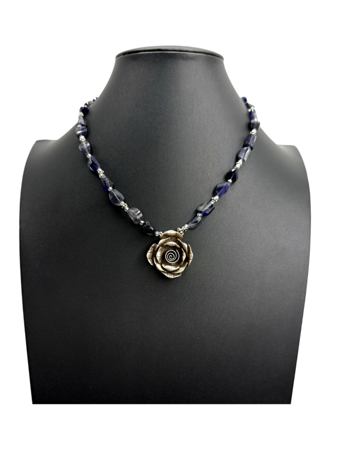 Carved flowers pendant