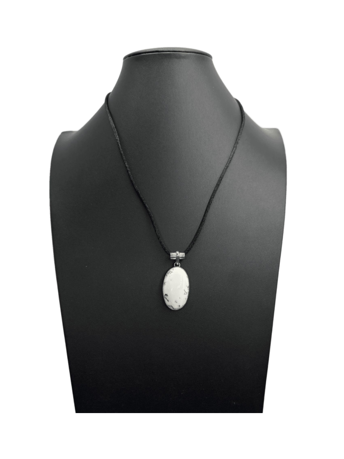 Howlite frost necklace