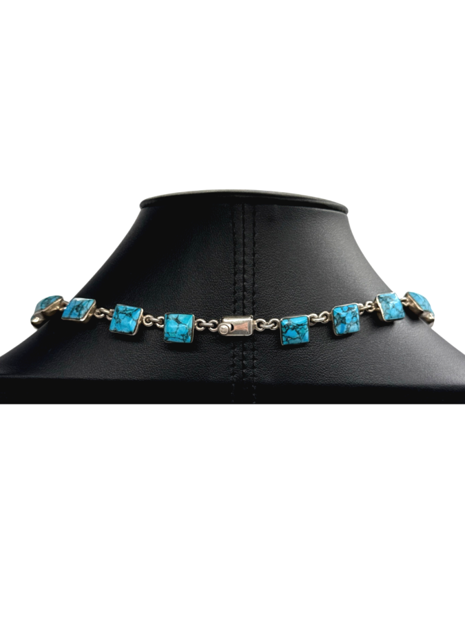 Casa Blanca collar