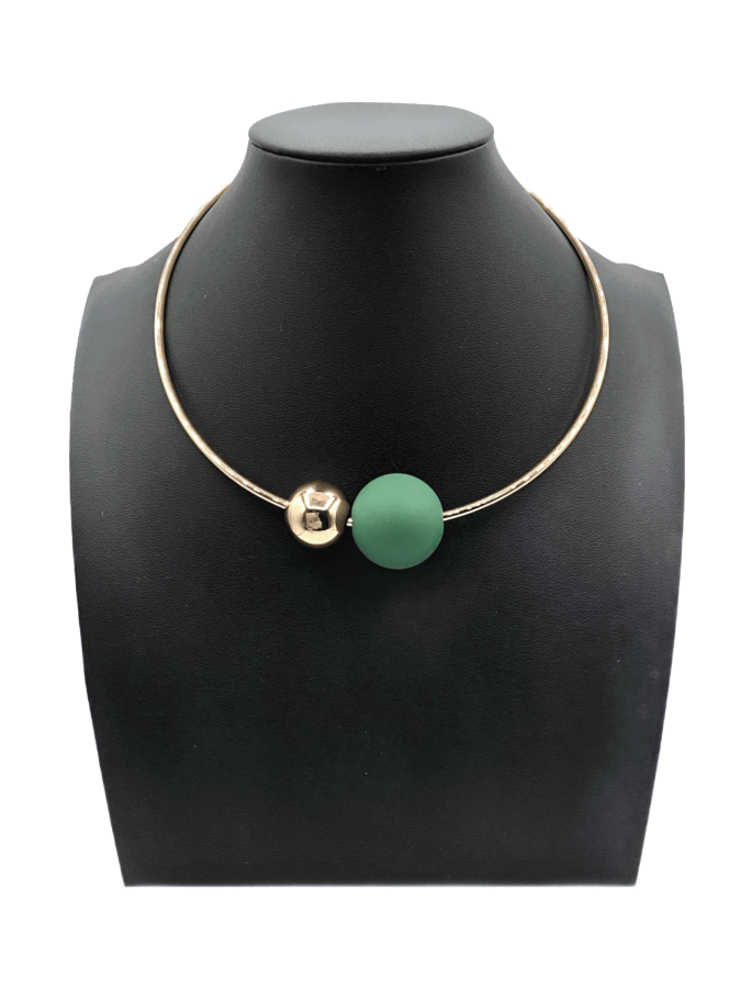 Golden collar with pendant