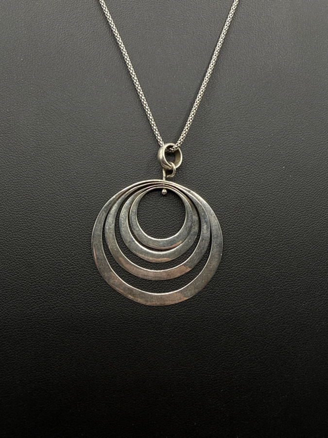 Layered oval necklace