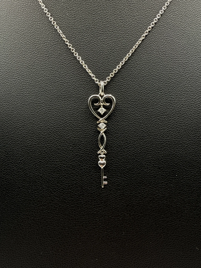 Skeleton key pendant