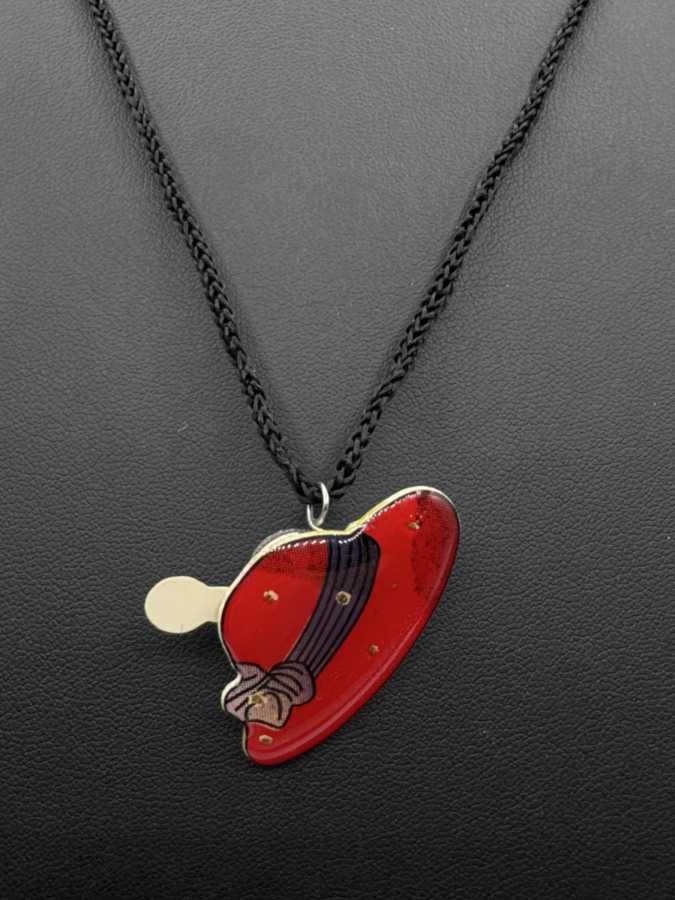 Red hat pendant