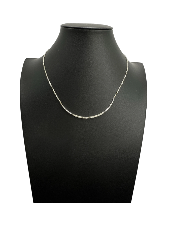 Delicate pendant necklace