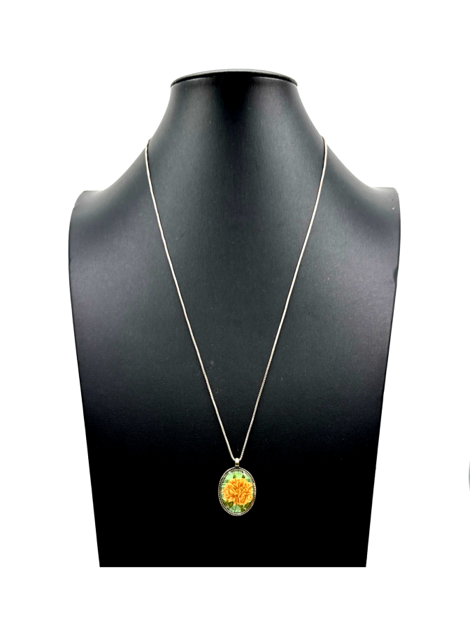 Delicate chain necklace