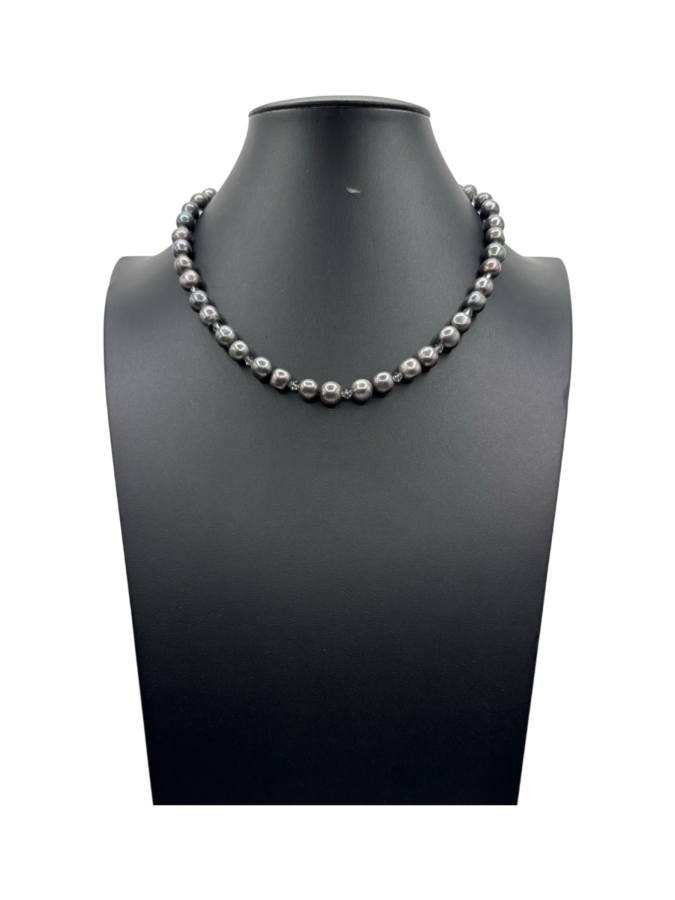 Metal pearl necklace