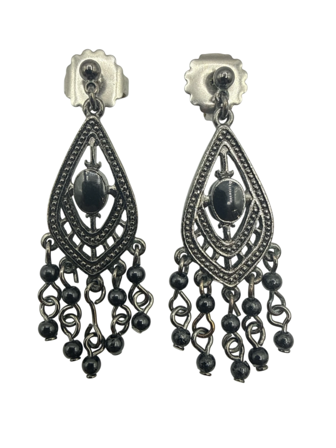 Elegant vintage drop earrings