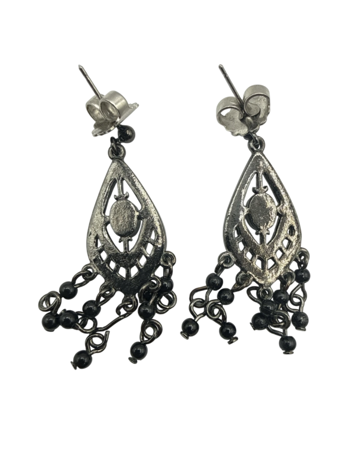 Elegant vintage drop earrings