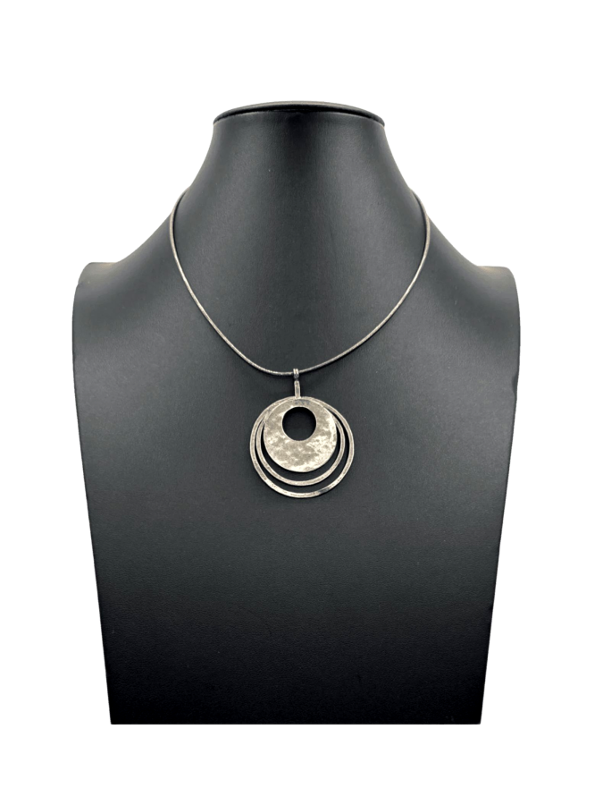 Vintage silver pendant necklace