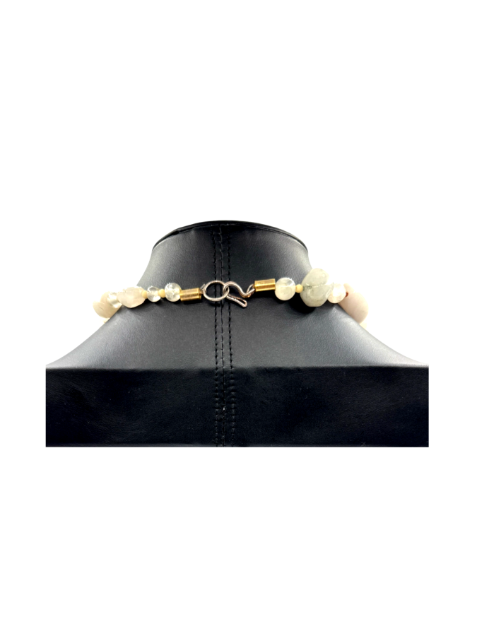 Elegant stone necklace