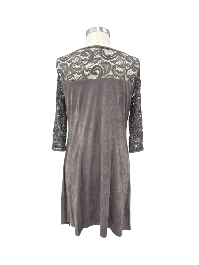 Signature by Robbie Bee