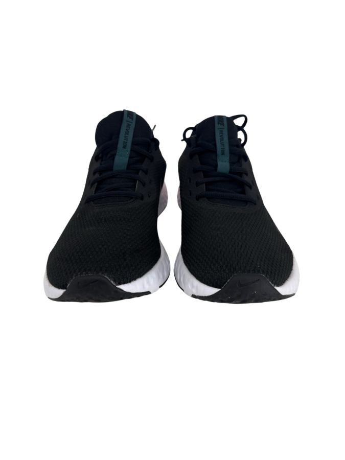 Nike Revolution