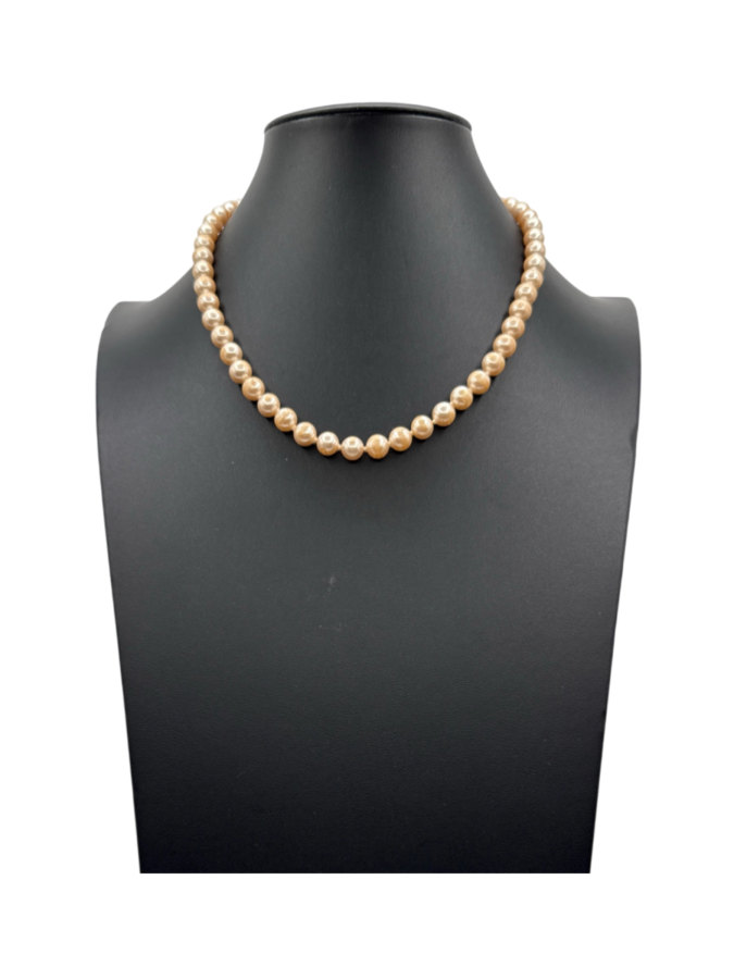 Lustrous gold pearls necklace
