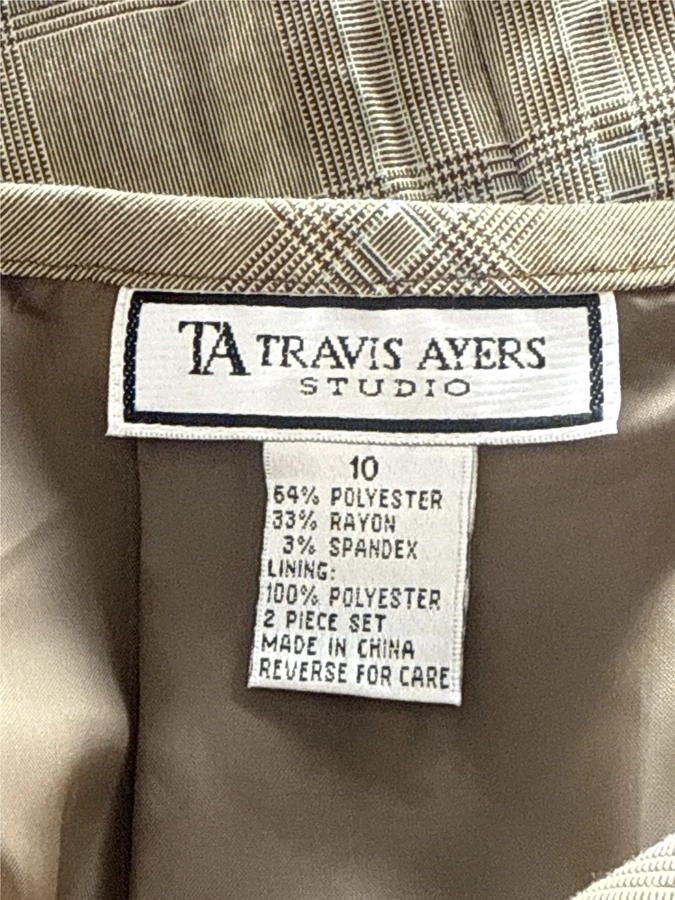Travis Ayer’s Studio