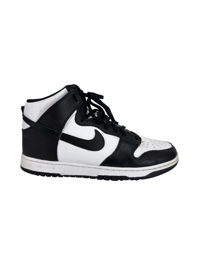 Nike y