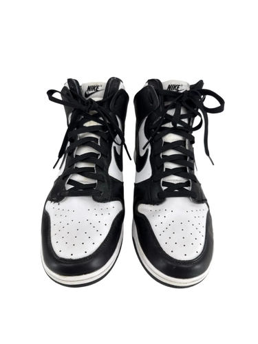 Nike y