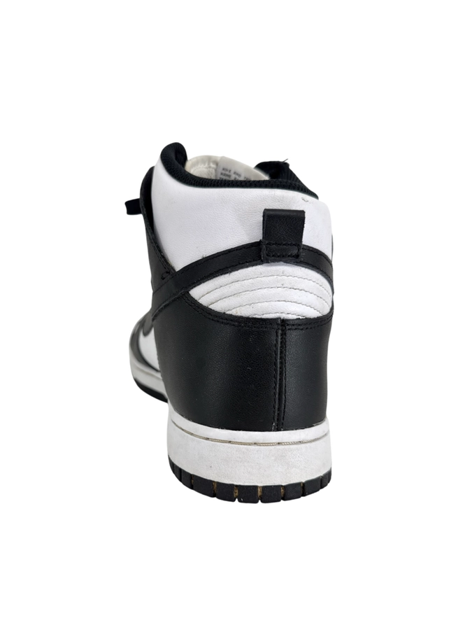 Nike y