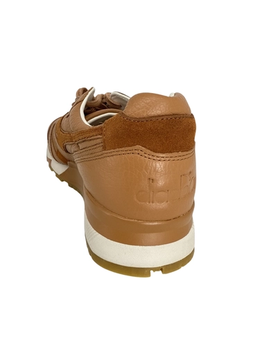 Diadora