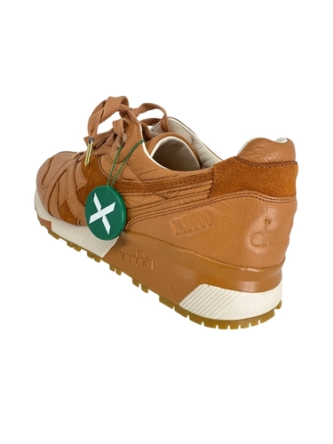 Diadora