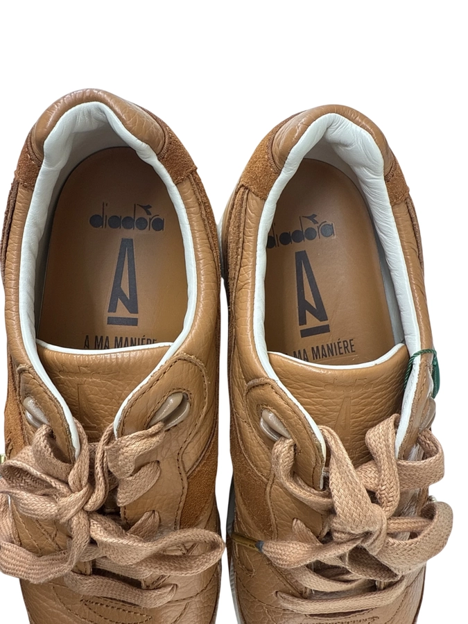 Diadora