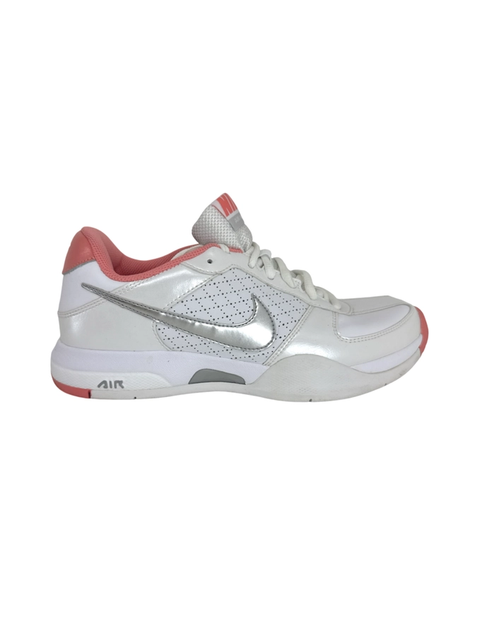 Nike y
