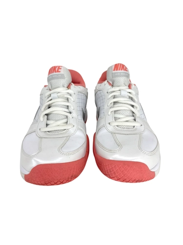 Nike y