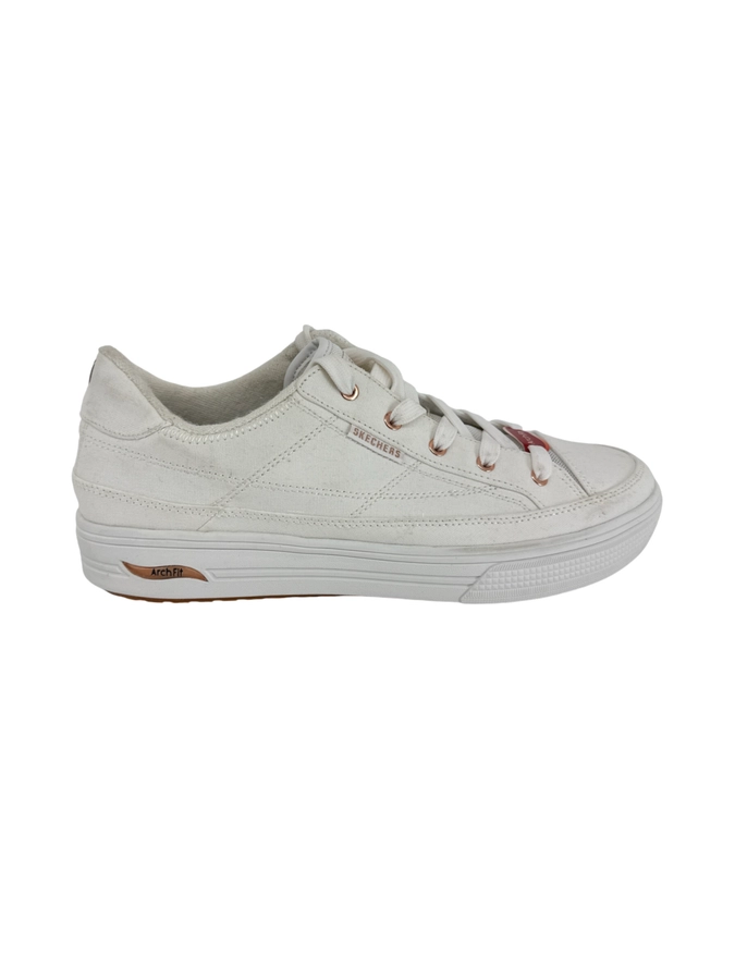 Skechers